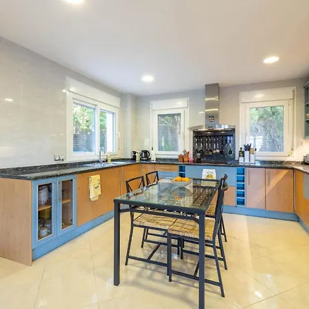 Merlin Villa